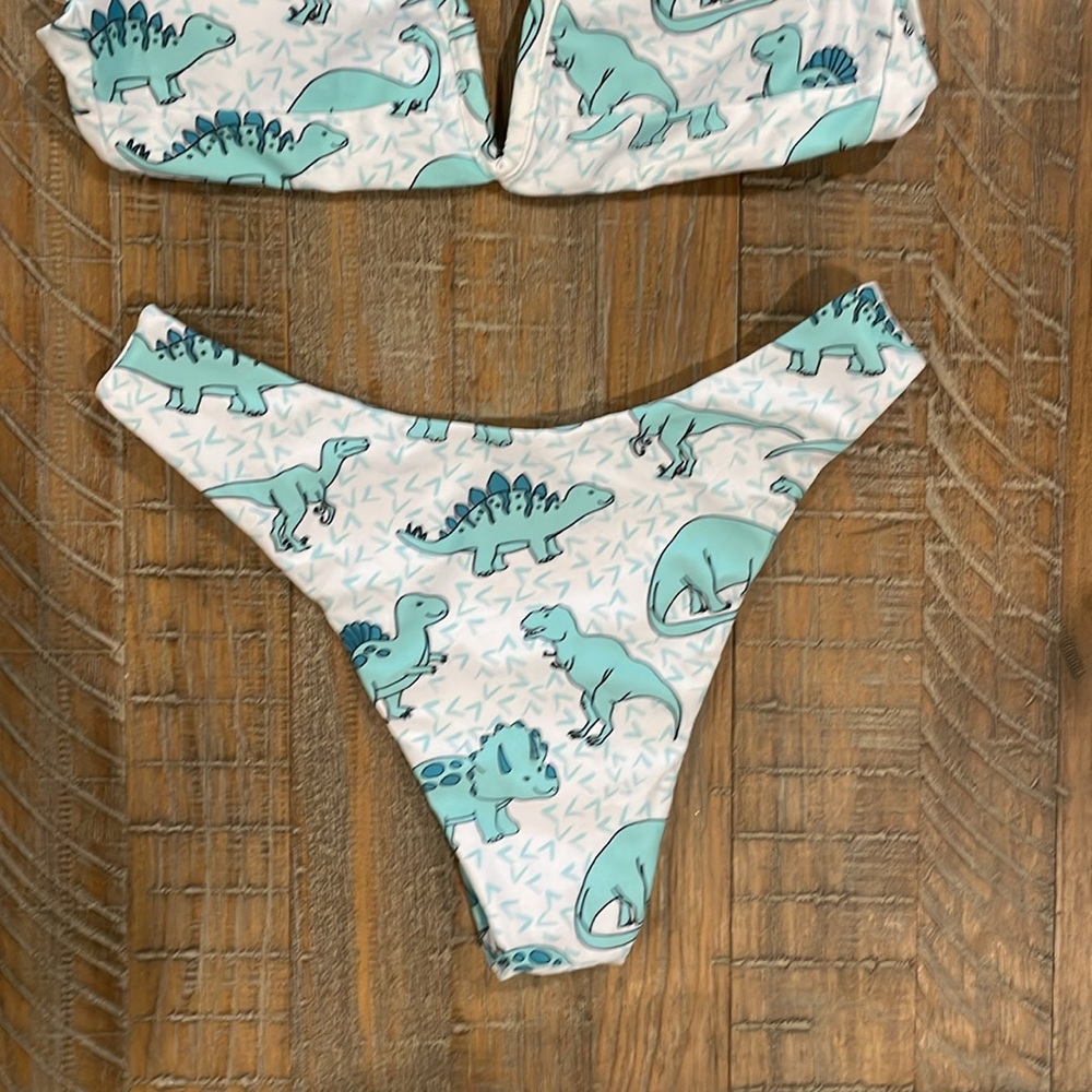 Bikini - Picture 4 of 6